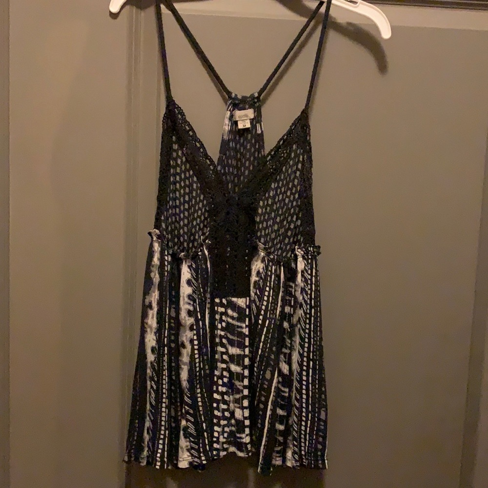 Flowy black and white tank